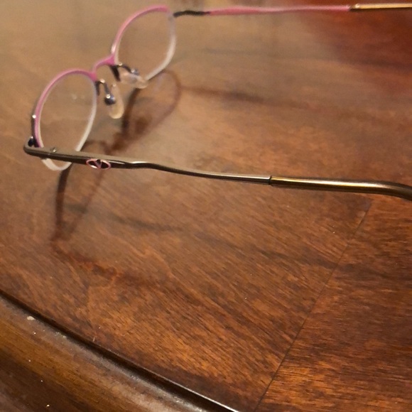 Glasses - Picture 2 of 3